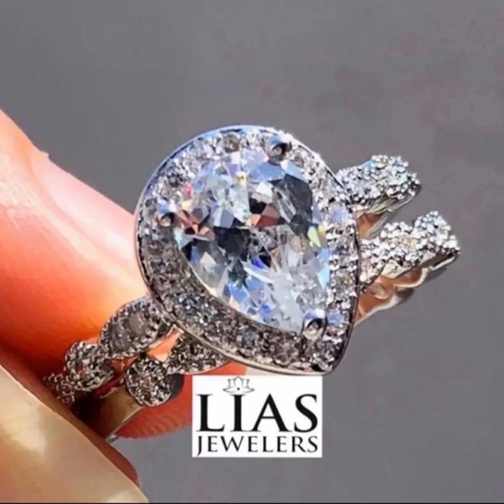 New 18k white gold wedding ring set